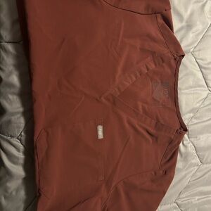 Figs women’s size XL top in dark mauve